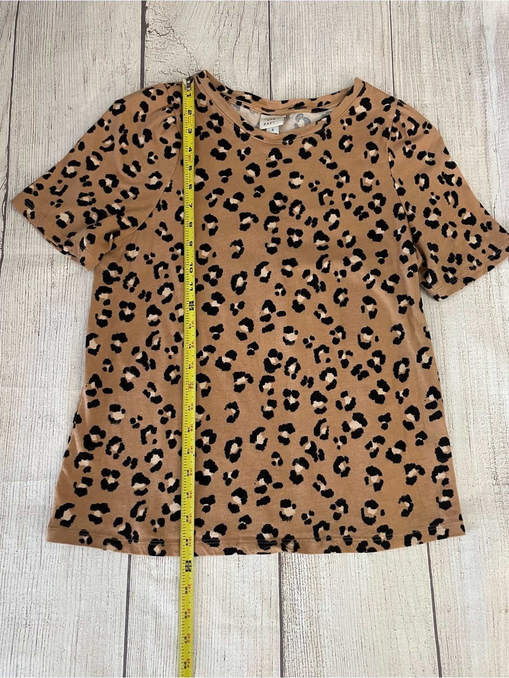 A New Day Women’s Leopard Print Short Sleeve T Shirt Top Size Small - Picture 5 of 8